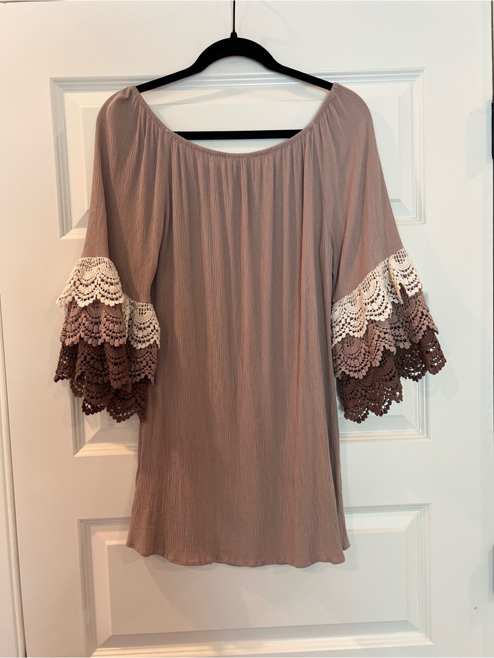 Umgee Taupe Crochet Lace Bell Sleeve Boho Tunic Blouse Top M - Picture 9 of 9